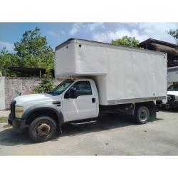 Renta de Camioneta con Rampa Hidráulica